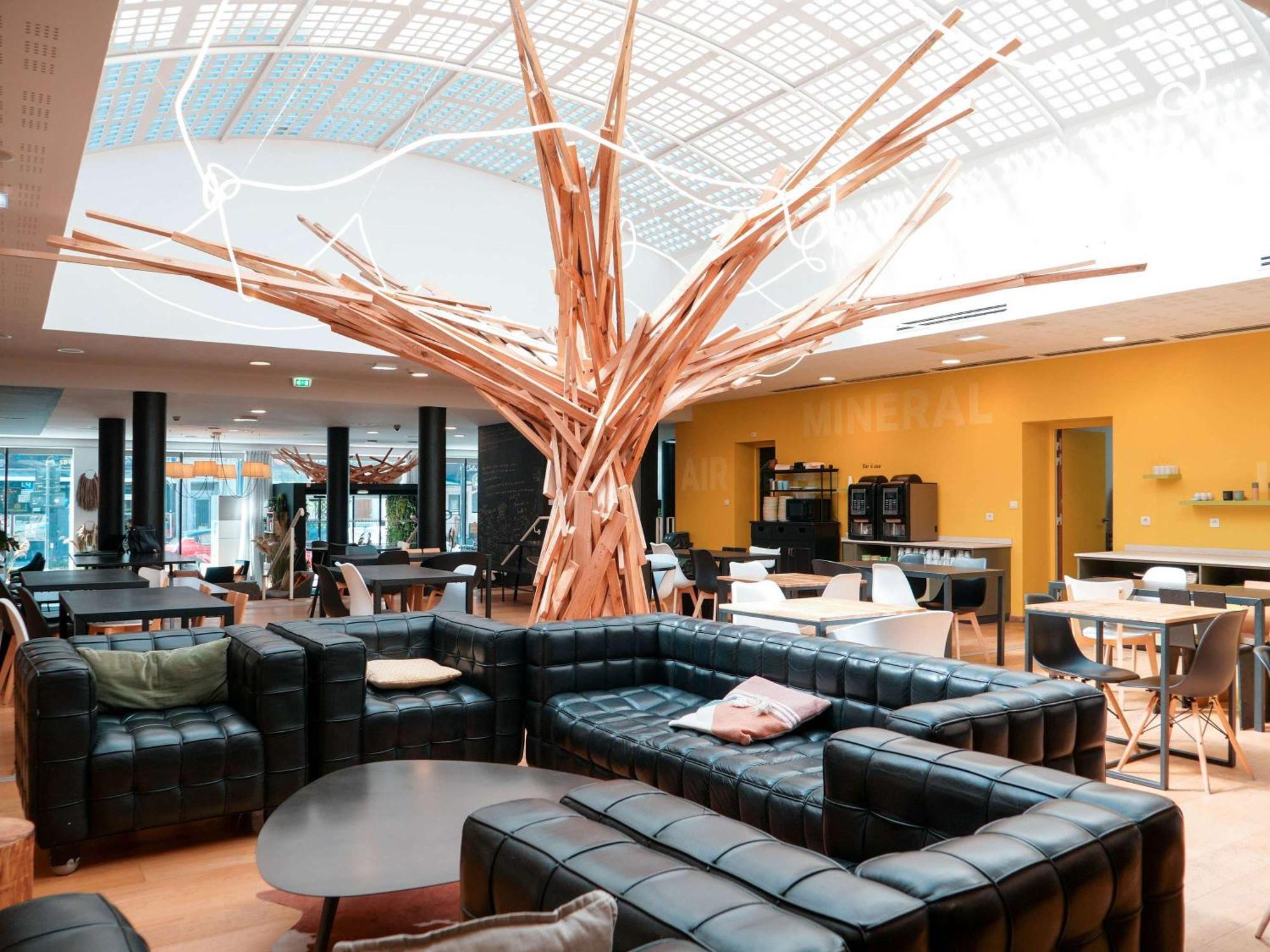 Hotel Ibis Styles Calais Centre Exterior foto